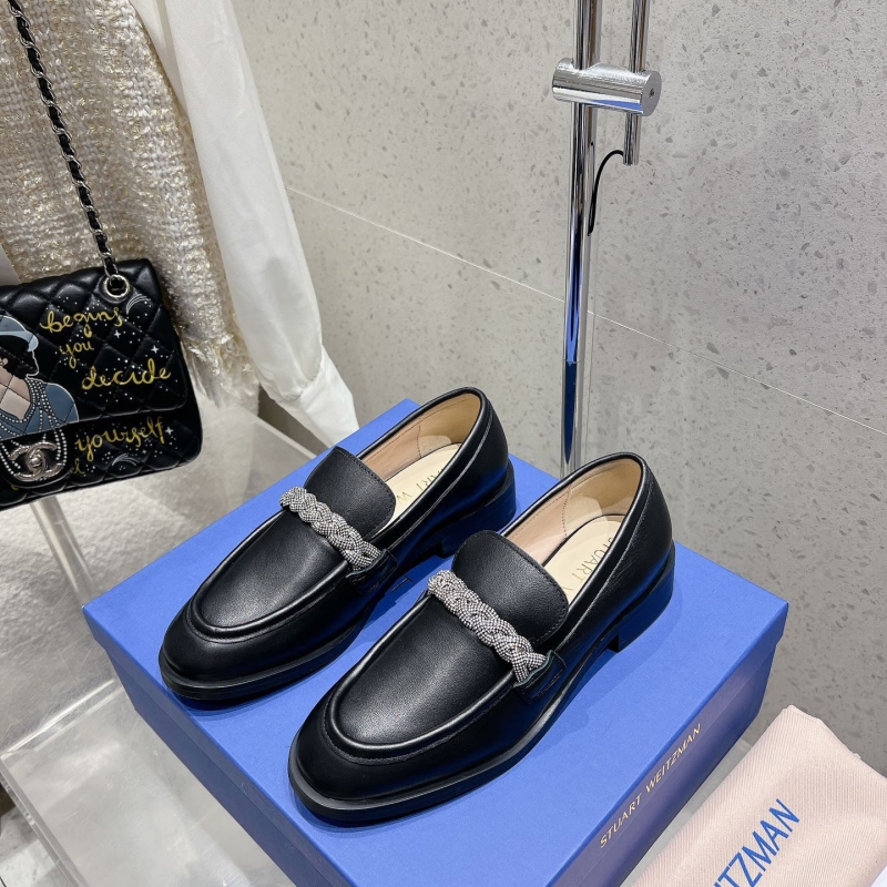 G*u*i leather shoes